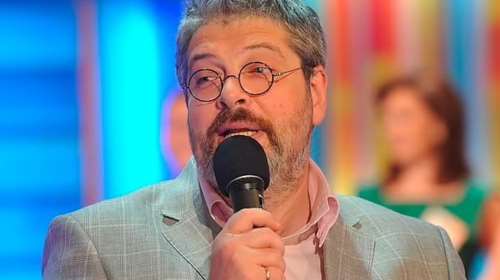 Δημοφιλής Ρώσος παρουσιαστής παραιτείται λόγω... Πούτιν: &quot;Αδύνατο να κάνω χιούμορ με φόντο μια τραγωδία&quot;