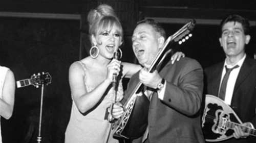 Αλίκη Βουγιουκλάκη: Ο άγνωστος καβγάς με τον Γιώργο Ζαμπέτα - Το πασίγνωστο τραγούδι που απέρριψε