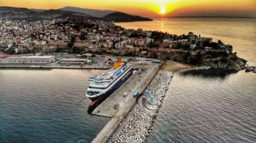 &quot;Εδώ είναι Βουλγαρία&quot;: Συνελήφθη Βούλγαρος που κατέβασε την ελληνική σημαία και ανέβασε αυτή της χώρας του στην Καβάλα