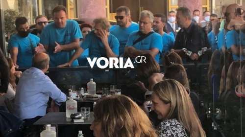 Κωστής Χατζηδάκης: Απολυμένοι εργαζόμενοι των Λιπασμάτων Καβάλας του τα &quot;έψαλαν&quot; ενώ έπινε καφέ στη Θεσσαλονίκη [βίντεο]