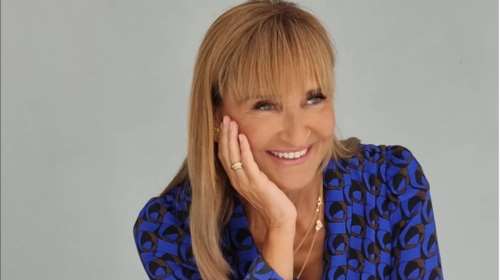 Μάρα Ζαχαρέα: Δείχνει το σώμα της με μαύρο μικροσκοπικό μπικίνι στα 57 της