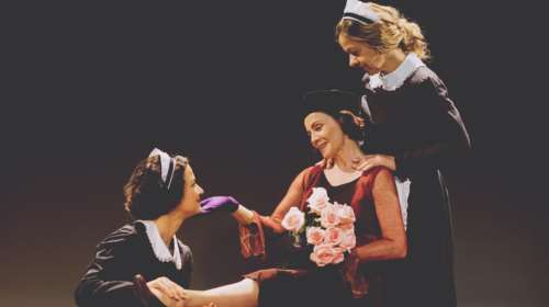 &quot;Οι Δούλες&quot;: Το εμβληματικό έργο του Ζαν Ζενέ στο θέατρο Αποθήκη