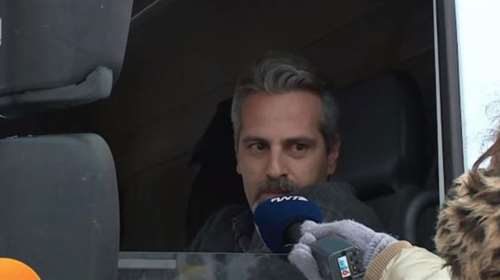 Αττική Οδός - Μαρτυρία εγκλωβισμένου οδηγού: Ενας φαντάρος πέρασε και μου έδωσε απλά μια χούφτα σταφίδες