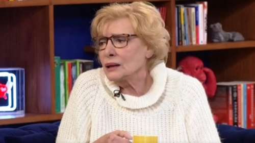 Απολαυστική η Μάρω Κοντού: Εστειλα λουλούδια στον εαυτό μου για να... ζηλέψει ο σύζυγός μου [βίντεο]