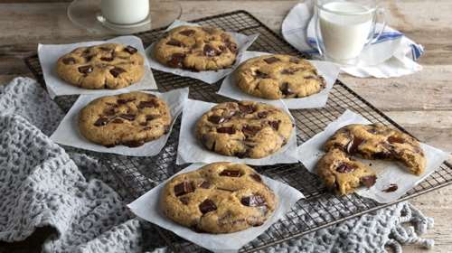 Ακης Πετρετζίκης: Γρήγορα και εύκολα soft cookies - Τέλειο συνοδευτικό για καφέ, γάλα