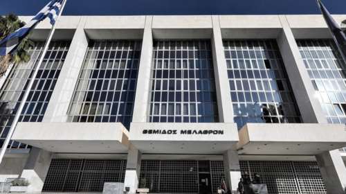 Φρένο του Αρείου Πάγου στις διώξεις εκπαιδευτικών και γιατρών από αντιεμβολιαστές: Τέλος το αυτόφωρο