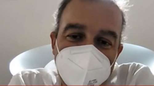 Αρνητής των εμβολίων ζει από θαύμα, αφού νόσησε με κορονοϊό - Τα fake news που έγραφε στο facebook και τώρα... μετανιώνει