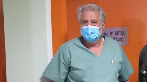 Καπραβέλος: Υπερβολικά τα μέτρα ελευθερίας στους εμβολιασμένους - Λάθος το μήνυμα ότι τελείωσε η πανδημία