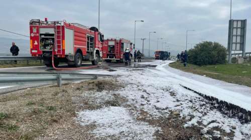 Συναγερμός στην Αθηνών - Κορίνθου: Ανατροπή βυτιοφόρου που μετέφερε 10 τόνους κηροζίνη [εικόνες]
