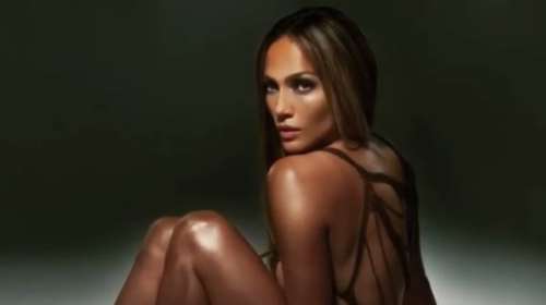 Τζένιφερ Λόπεζ: Ποζάρει στη νέα της φωτογράφιση με total latex outfit