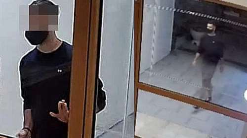 Και πέμπτη καταγγελία για τον επιδειξία της Νέας Σμύρνης: &quot;Αυτοϊκανοποιήθηκε μπροστά μου&quot;, λέει νεαρή Κύπρια