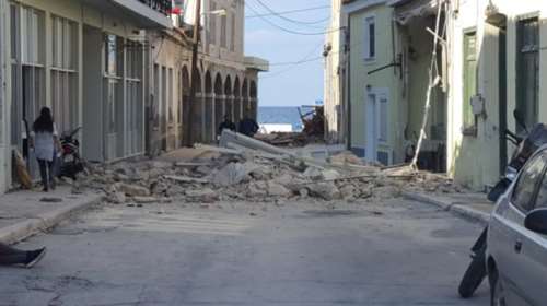 Σεισμός στη Σάμο: Ανείπωτη τραγωδία με δύο νεκρά παιδιά - Με C-130 14χρονος πολυτραυματίας στην Αθήνα [εικόνες-βίντεο]