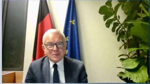 Χανς-Γκερτ Πέτερινγκ: Η Ελλάδα υπερασπίζεται το διεθνές δίκαιο και της αξίζει η αλληλεγγύη ολόκληρης της ΕΕ