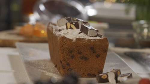 Στέλιος Παρλιάρος: Συνταγή για υγρό κέικ με καφέ και κομμάτια σοκολάτας