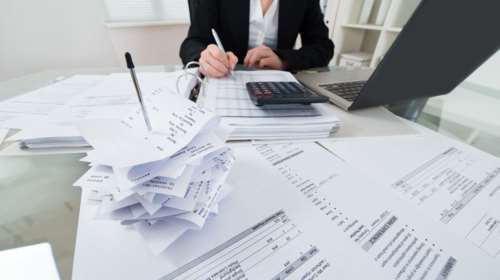 Ενας στους τρεις επιχειρηματίες δεν μπορεί να πληρώσει Εφορία - Ταμεία