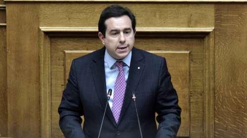 Mηταράκης: Μέχρι τα τέλη Μαρτίου αποχωρούν 10.000 πρόσφυγες από νησιά