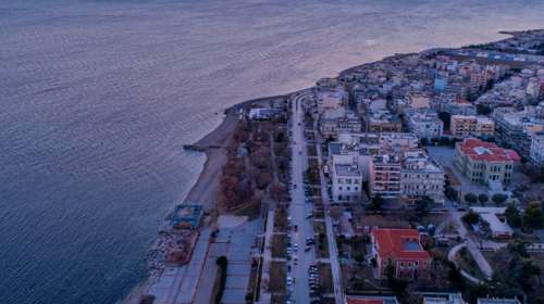 Ενεργειακός κόμβος η Ελλάδα – Ξεκινούν οι εργασίες πλωτού σταθμού LNG στην Αλεξανδρούπολη παρουσία Μητσοτάκη και Μισέλ