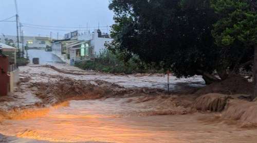 Πλημμύρες στην Κρήτη: Εικόνες βιβλικής καταστροφής στη Χερσόνησο - Βατραχάνθρωποι ψάχνουν στα ΙΧ που παρασύρθηκαν