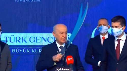 Τουρκία: Ο Μπαχτσελί έβγαλε... γιαταγάνι - &quot;Να έχετε στο χέρι το σπαθί σας&quot;