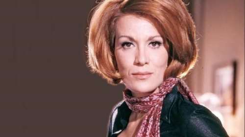 Μαίρη Χρονοπούλου: Πανέμορφη, ντυμένη νύφη στα &#39;70s - Το σπάνιο κλικ από τον γάμο της με χιλιάδες κόσμου