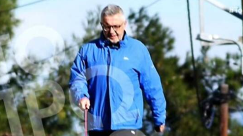 Στάθης Παναγιωτόπουλος: Κάνει βόλτα με τον σκύλο του στη Θεσσαλονίκη σαν να μην συμβαίνει τίποτα [εικόνες]