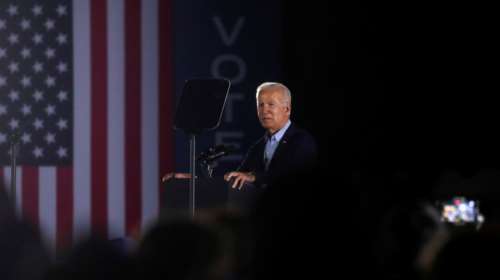 Λευκός Οίκος: Ενθαρρύνουμε τον υποχρεωτικό χαρακτήρα των εμβολιασμών σε δημόσιο και ιδιωτικό τομέα