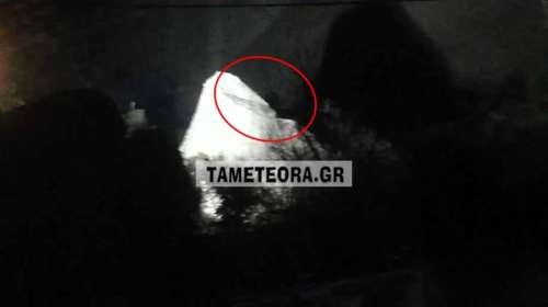 Σεισμός στην Ελασσόνα: Αποκολλήθηκε βράχος στα Μετέωρα - Κοντά σε σπίτια [εικόνες]