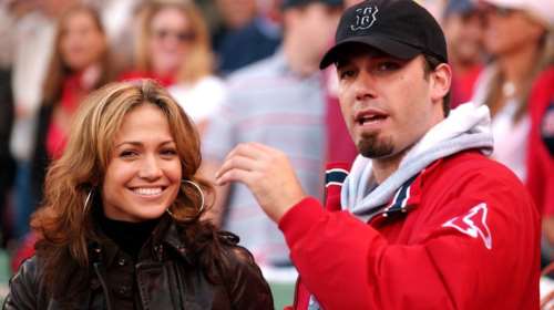 Η επανασύνδεση της χρονιάς: Τζένιφερ Λόπεζ &amp; Μπεν Αφλεκ σε ρομαντικό δείπνο αγκαλιά [εικόνες]