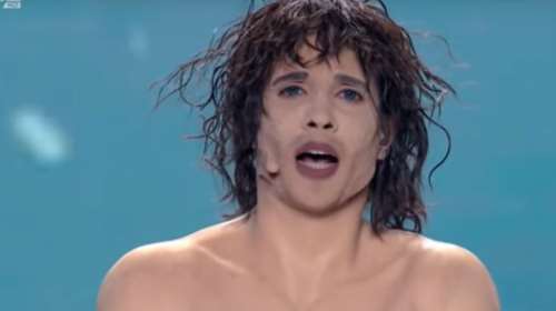 YFSF - Κατερίνα Στικούδη: Η απίστευτη μεταμφίεση της σε James Blunt - Εμφανίστηκε γυμνή [βίντεο]