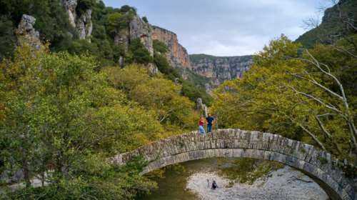 Φθινοπωρινός ο καιρός σήμερα με συννεφιά, βροχές και μποφόρ - Πτώση της θερμοκρασίας