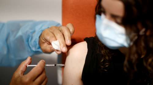 Εμβόλια Pfizer - Astrazeneca: Χαμηλή προστασία έναντι της μετάλλαξης Δέλτα με μία μόνο δόση