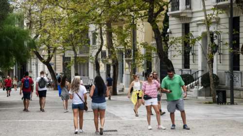 Καιρός: Ανεβαίνει η θερμοκρασία ως 38 βαθμούς - Πού θα σημειωθούν τοπικές βροχές