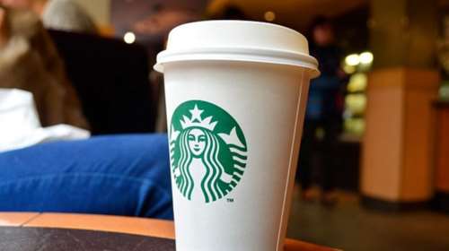 Κορονοϊός: Η Starbucks σταματά να δέχεται επαναχρησιμοποιούμενα ποτήρια πελατών