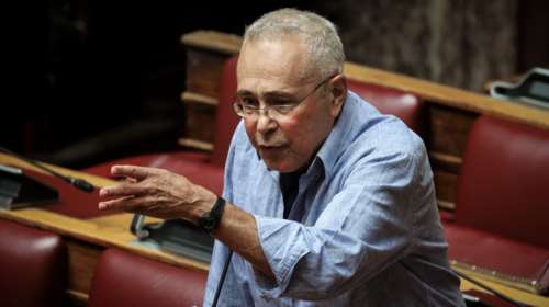 Ξεσάλωσε ο Ζουράρις για τον Dior στην Ακρόπολη: Την κάνατε πορνοφωτοστάσιον, σαν το βδελύκτροπον του &#39;51 - Τουρκαλάδες γίναμε;