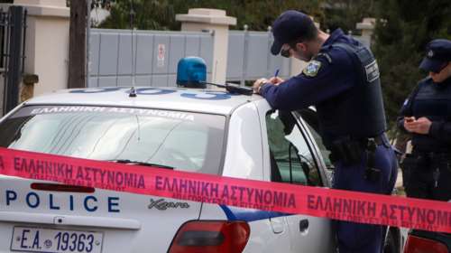 Διπλό έγκλημα στο Λουτράκι: Σε λίμνη αίματος βρέθηκαν 45χρονη μητέρα και ένας άνδρας [εικόνες]