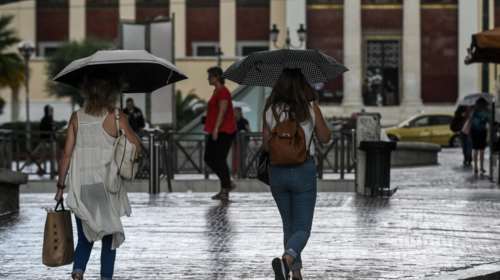 Meteo: Ψυχρό μέτωπο με ισχυρές βροχές και καταιγίδες θα σαρώσει τη χώρα