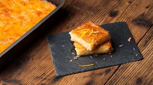 Συνταγή της Αργυρώς Μπαρμπαρίγου: Η πιο τέλεια και αφράτη πορτοκαλόπιτα