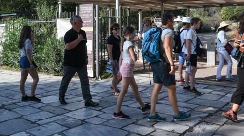 Αβαντάζ για την Ελλάδα η μάχη κατά του κορονοϊού - Φέρνει τουρίστες για το καλοκαίρι