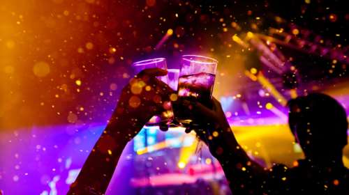 Ξεσαλώνουν στη Βουλγαρία οι Ελληνες φοιτητές: Ξέφρενες εκδρομές και πάρτι χωρίς μέτρα