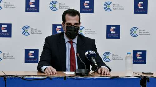 Πλεύρης για &quot;VIP ΜΕΘ&quot;: Ελεεινά ψεύδη που προσβάλλουν γιατρούς και νοσηλευτές - Δεν θα το επιτρέψω