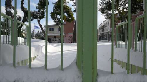 Κακοκαιρία &quot;Φίλιππος&quot;: Ποια σχολεία θα παραμείνουν σήμερα κλειστά σε Αττική και Περιφέρεια λόγω του χιονιά