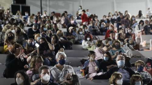 Πότε καταργούνται οι μάσκες: Τα σενάρια για Ιούλιο, οι εμβολιασμένοι και πού θα παραμείνουν υποχρεωτικές