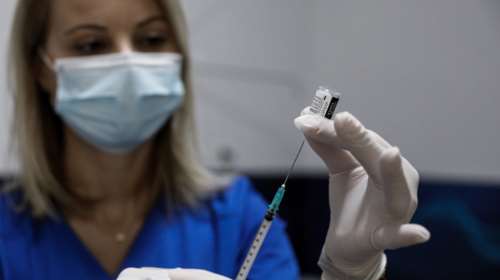 Περισσότεροι από 7 στους 10 Ελληνες τάσσονται υπέρ του υποχρεωτικού εμβολιασμού