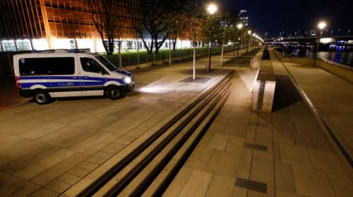 Κολωνία - Συνέβη κι αυτό: Γιατροί έστησαν κορονοπάρτι με μουσική και χασίς