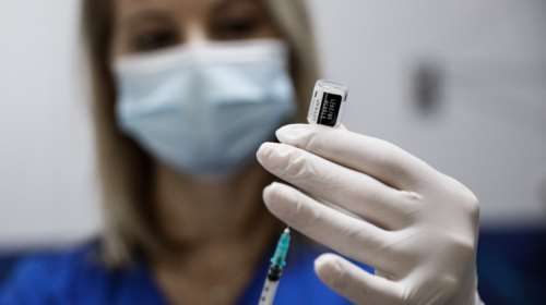 Καθηγητής Μανωλόπουλος: Πιο αυξημένες οι θρομβώσεις σε νεότερα άτομα και γυναίκες - Περισσότερο με Astrazeneca