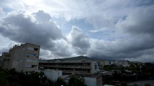 Αίθριος σήμερα ο καιρός με μικρή πτώση θερμοκρασίας - Πού θα βρέξει