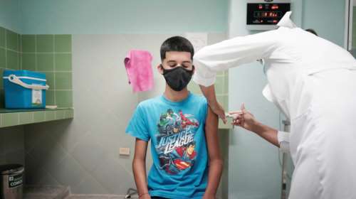 Παιδίατρος Μαζάνης: Σύντομα το εμβόλιο θα γίνεται στα παιδιά από 12 ετών και στην Ελλάδα