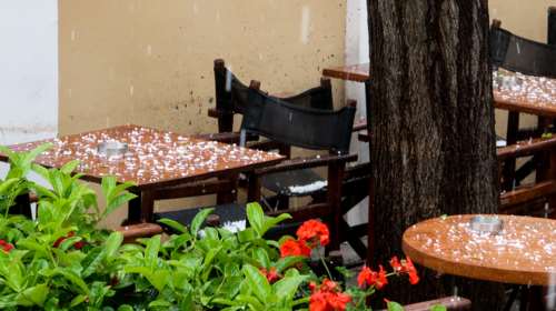 Meteo: Γιατί θα &quot;βρέξει&quot; χαλάζι αυτή την εβδομάδα στην Ελλάδα εν μέσω καλοκαιριού