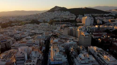 Ποιοι και γιατί επενδύουν στην ελληνική αγορά ακινήτων: Το προφίλ των νέων αγοραστών