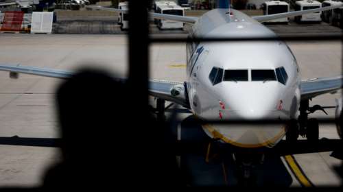 Ο Τσαβούσογλου υποσχέθηκε στους Γερμανούς ότι οι εργαζόμενοι στον τουρισμό θα εμβολιαστούν μέχρι τέλος Μαίου